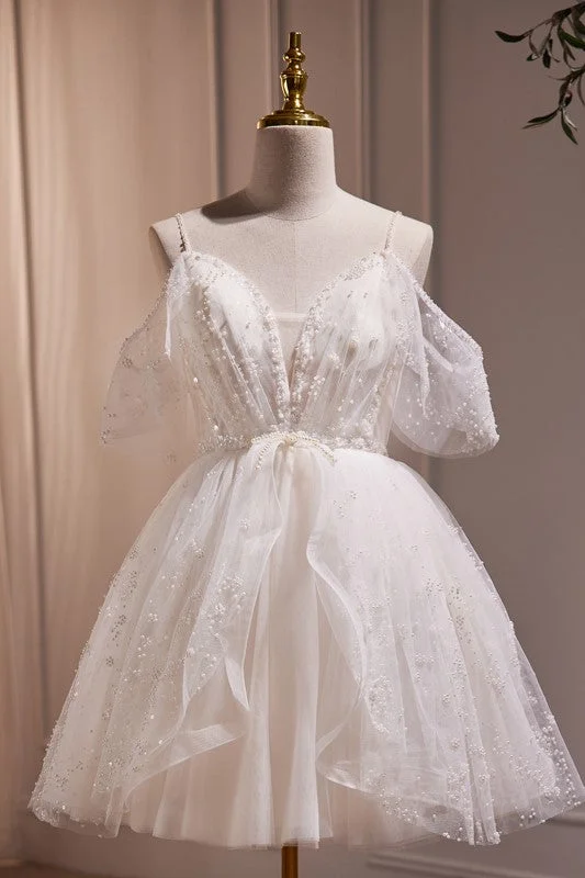 Spaghetti Straps V-Neck Tulle Homecoming Dress with Exquisite Beads Tulle Ball Gown