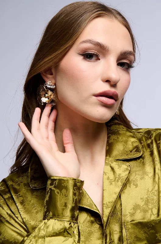 KEEP IT PUSHIN EARRING