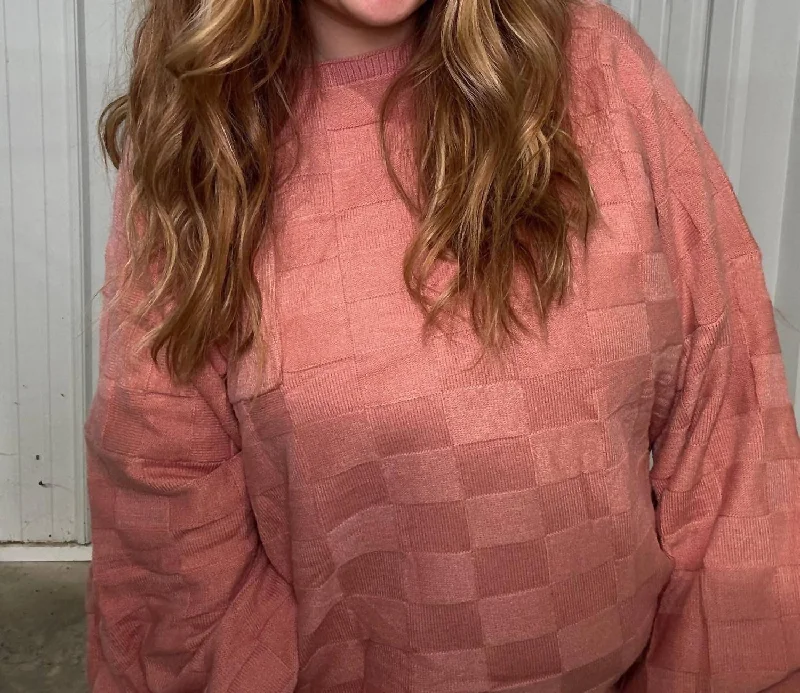 Solid Checkered Textured Knit Sweater In Rose Tan