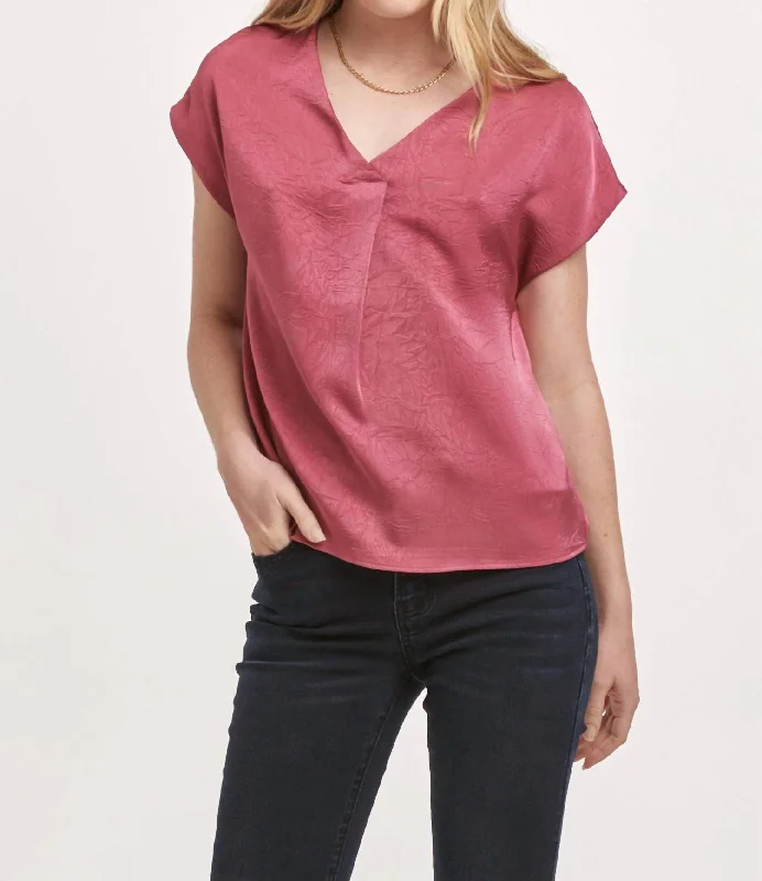 Kristen V Neck Short Sleeve Top In Lilac Rose