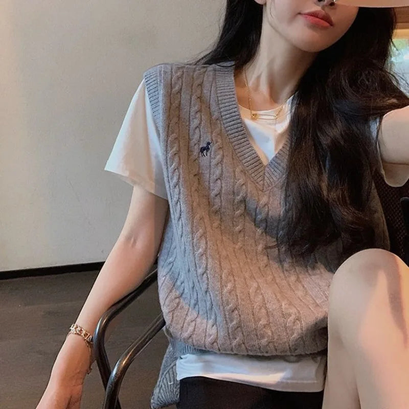 Embroidered V-neck Sweater Knit Vest Women 2024 Fashion Autumn Loose Knitted Outerwear Vintage Solid Sleeveless Female Top Warm Expensive sweaters Embroidered V-neck Sweater Knit Vest Women 2024 Fashion Autumn Loose Knitted Outerwear Vintage Solid Sleeveless Female Top Warm Expensive sweaters